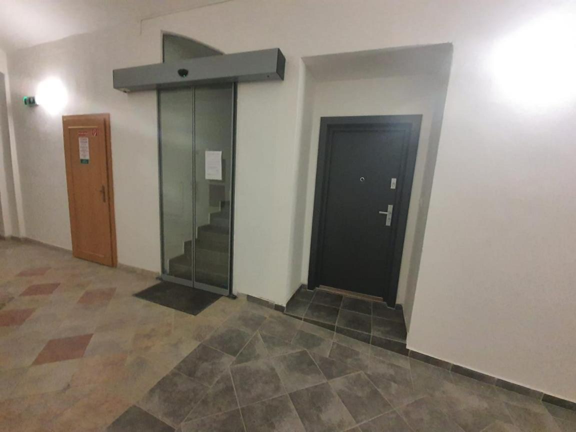 Monar Exclusive Center Free Parking In Garage Apartment Kosice Bagian luar foto